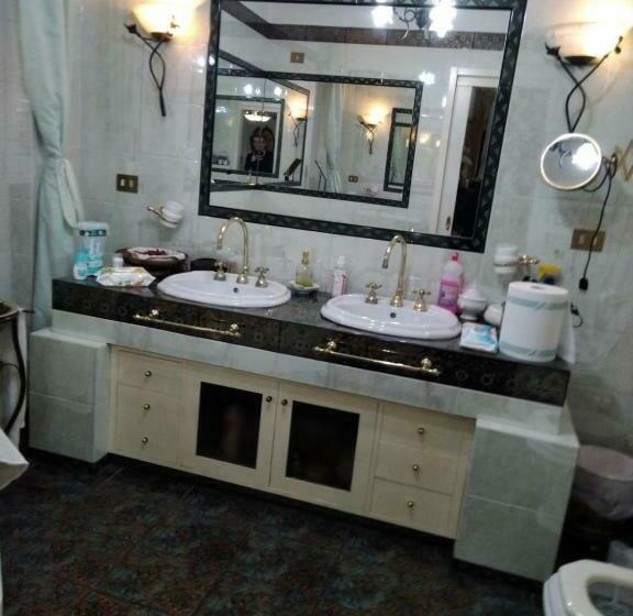 חדר דלוקס, The Incantation Guest House