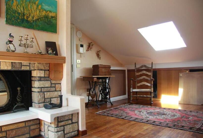 חדר דלוקס, The Incantation Guest House