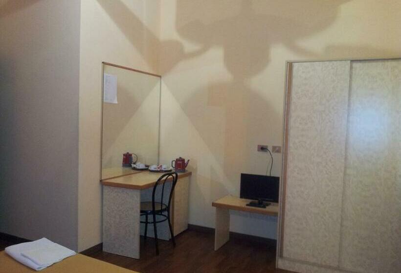 غرفة قياسية, Albergo Tarsia