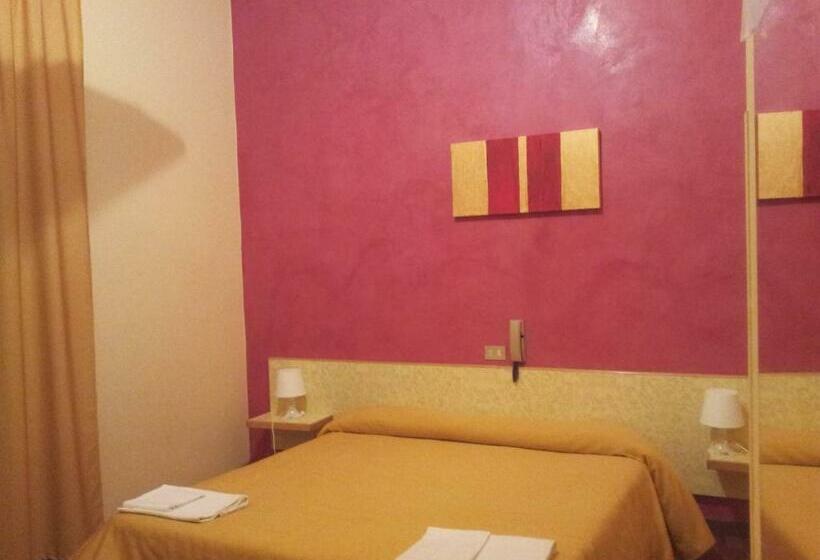 Номер Стандарт, Albergo Tarsia