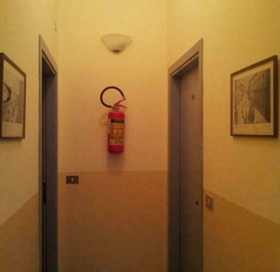 غرفة قياسية, Albergo Tarsia