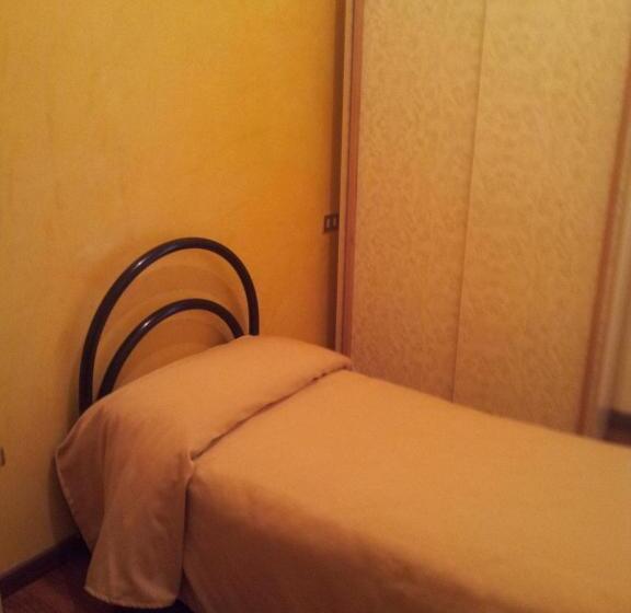 غرفة قياسية فردية, Albergo Tarsia