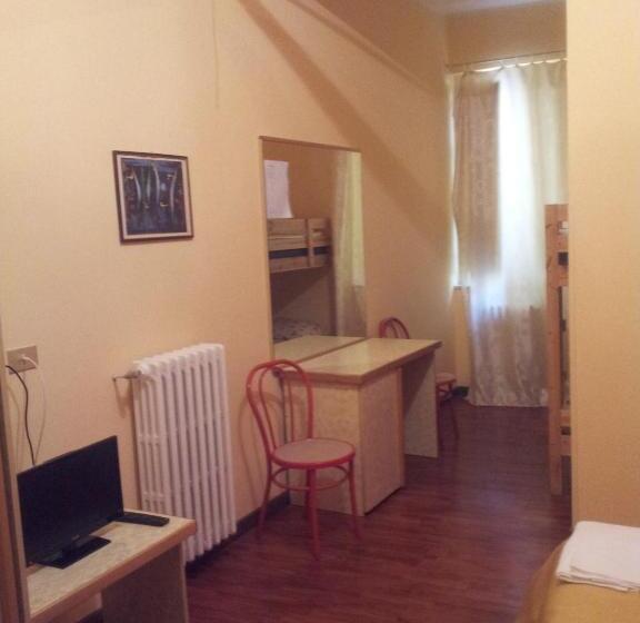 غرفة قياسية رباعية, Albergo Tarsia