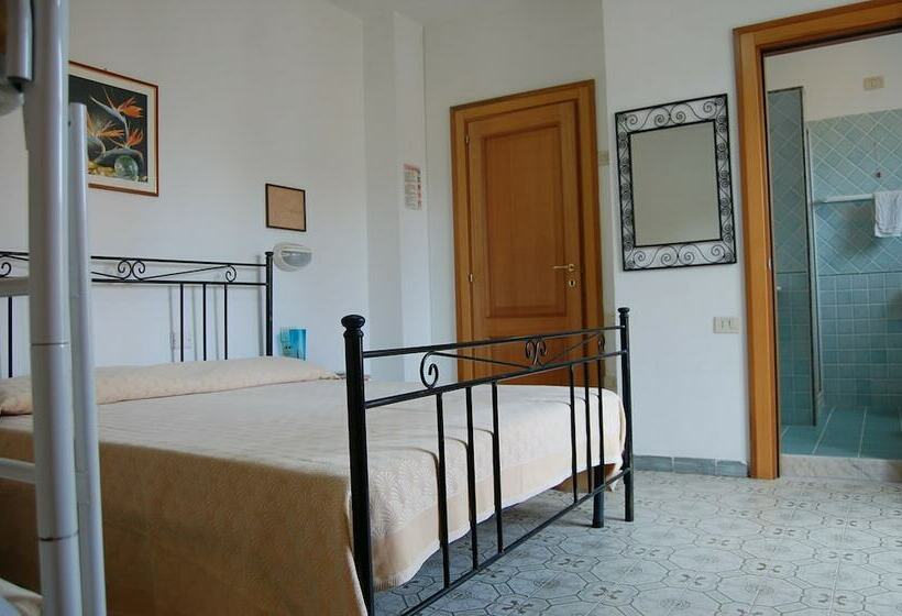 スタンダード４人部屋, Bolivar