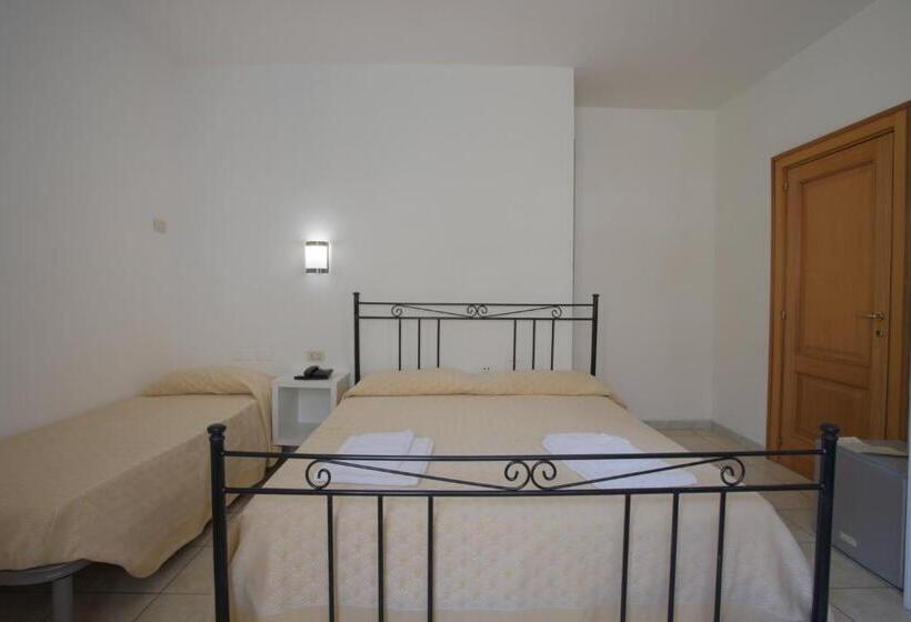 スタンダードトリプルルーム, Bolivar