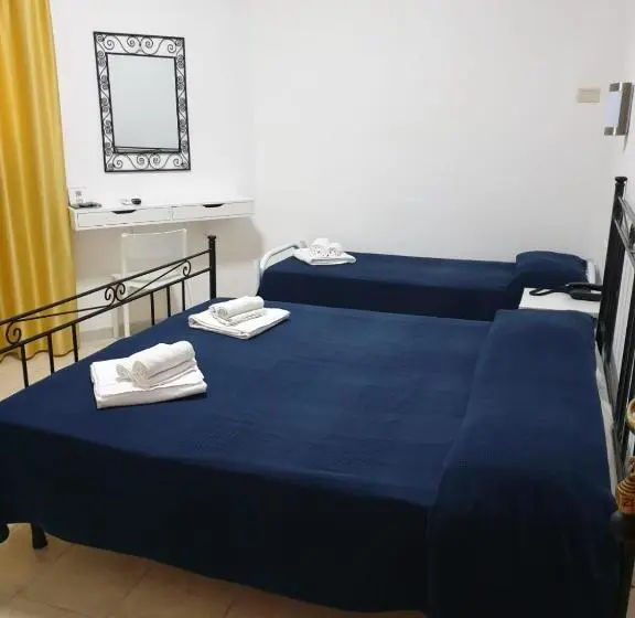 Standard Kolmen Hengen Huone, Bolivar