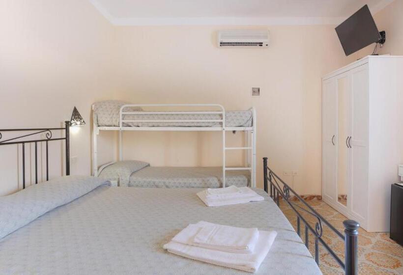 スタンダード４人部屋, Bolivar