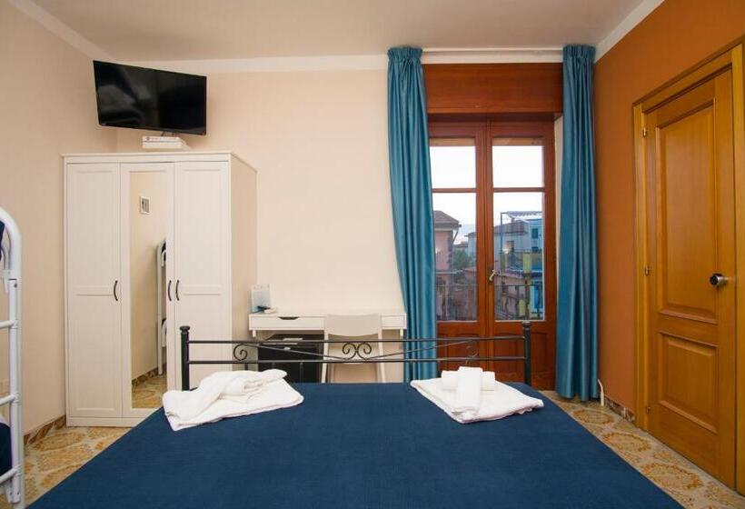 バルコニー付スタンダード４ベッドルーム, Bolivar