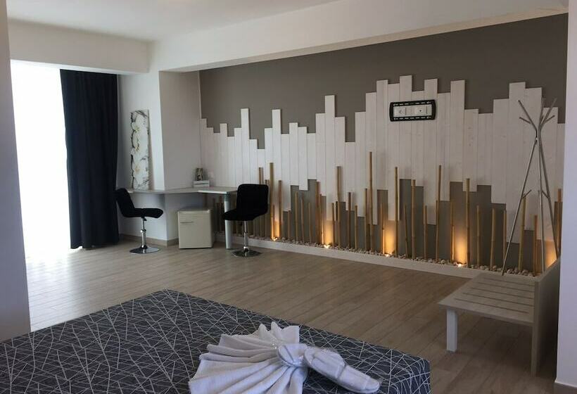 デラックスルーム, Letizia