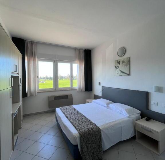 スタンダード4人部屋, Letizia