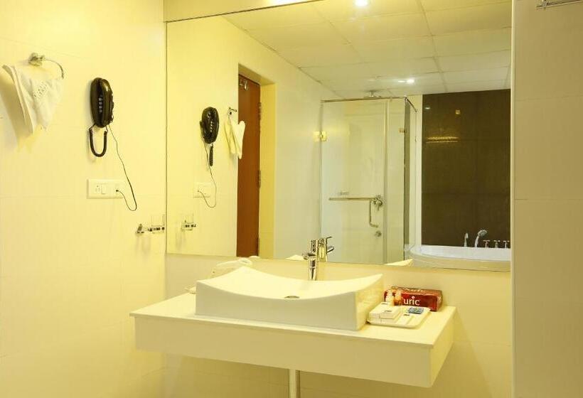 豪华房间, Moonlit Regency