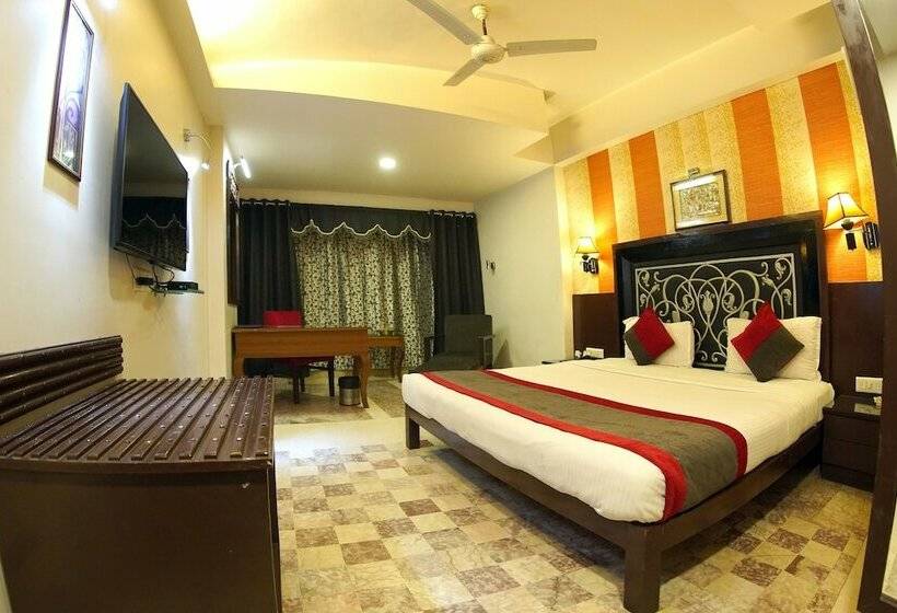 Номер Deluxe, Venkatesh International