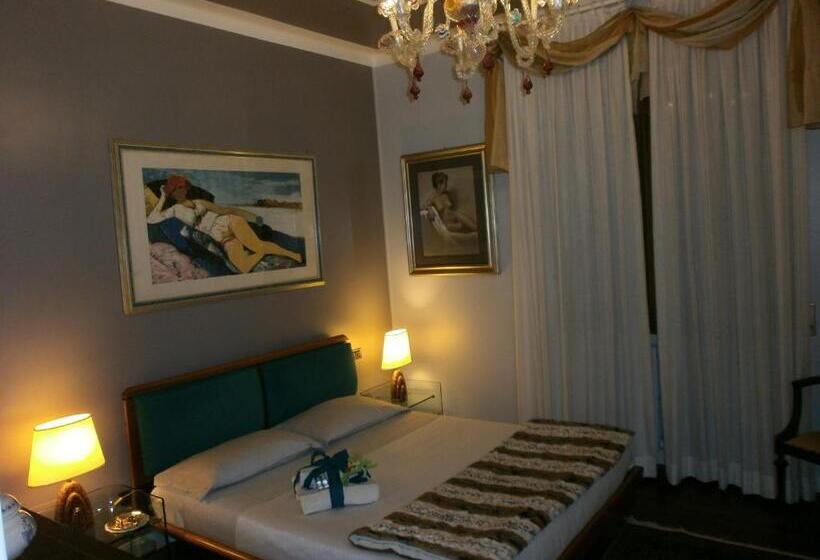 חדר דחוקס עם מיטת קינג, La Rocchetta B&b