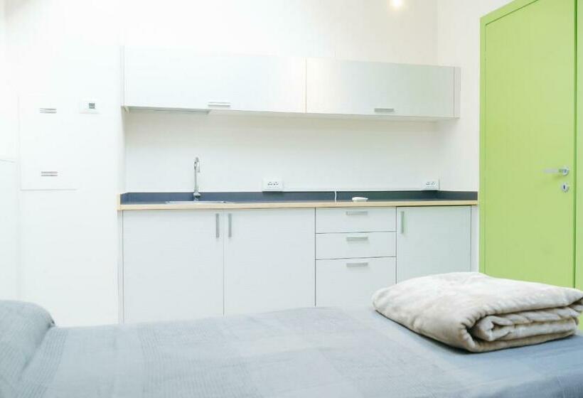 اتاق استاندارد یک نفره, Luogo Comune Ostello