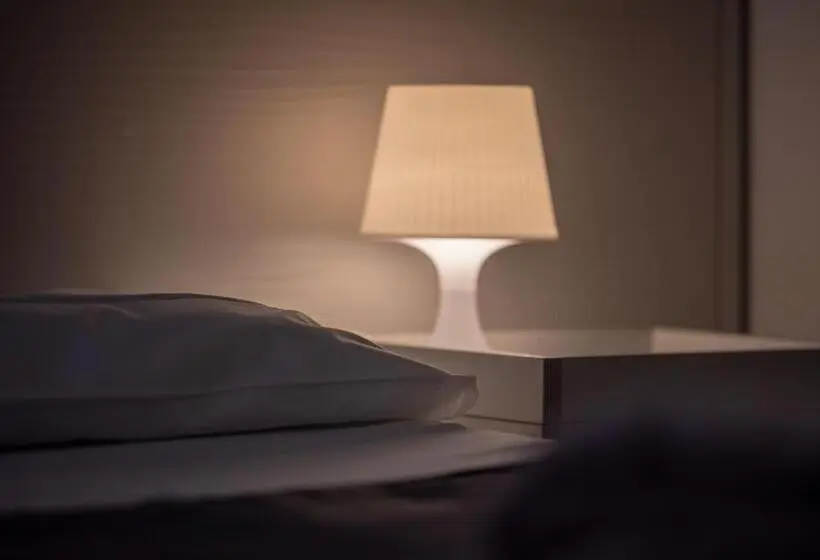 Economy Quadruple Room, Luogo Comune Ostello