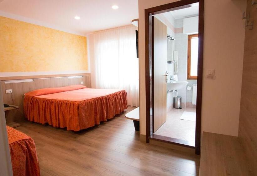 4인용 스탠다드 룸, Al Benvenuto Hotel & Restaurant