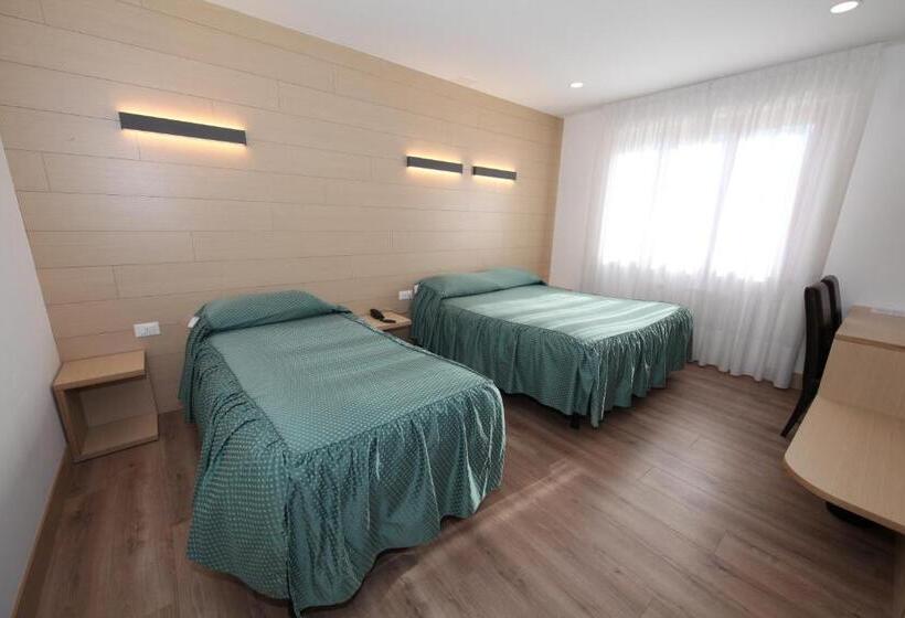اتاق استاندارد سه نفره, Al Benvenuto Hotel & Restaurant