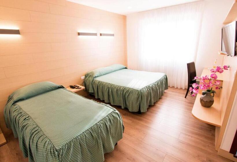 اتاق استاندارد سه نفره, Al Benvenuto Hotel & Restaurant