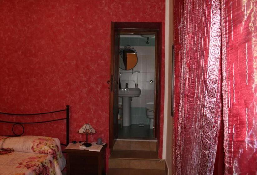 اتاق استاندارد سه نفره, B&b Colle Cucchiara