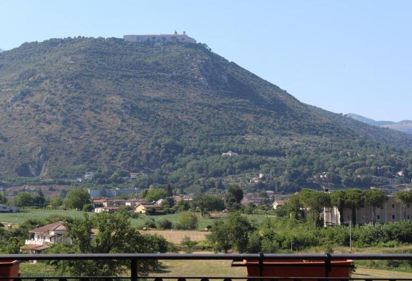 트리플 클래식 룸, B&b Colle Cucchiara