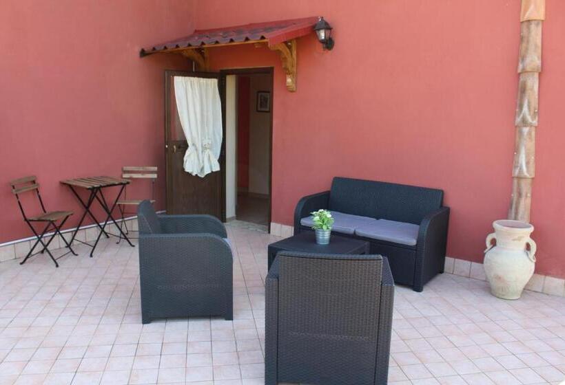 اتاق کلاسیک سه تخته, B&b Colle Cucchiara