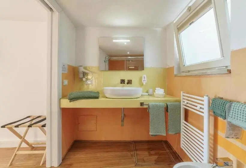 デラックストリプルルーム, La Casa Del Fico