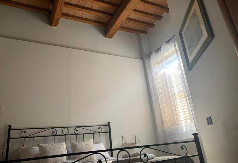 اتاق استاندارد, Le Stanze Sul Po