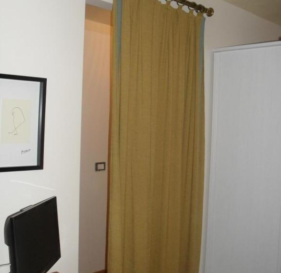 듀플렉스 스위트, Lo Studio