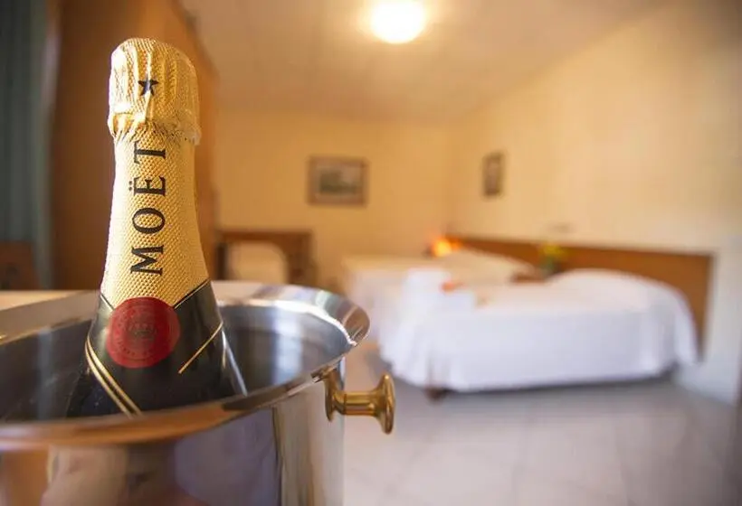 Standard Kolmen Hengen Huone, Albergo La Principessa