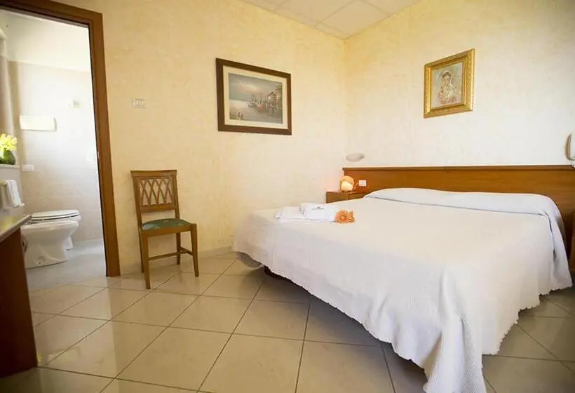 Standard Kolmen Hengen Huone, Albergo La Principessa