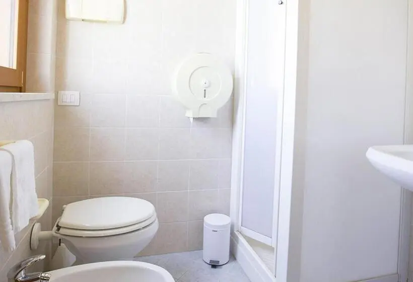Standard Kolmen Hengen Huone, Albergo La Principessa