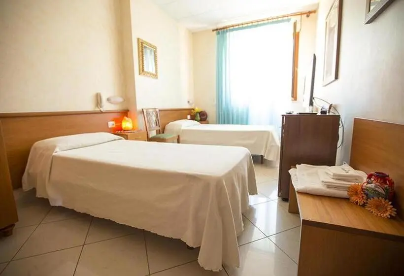 Standard Yhden Hengen Huone, Albergo La Principessa