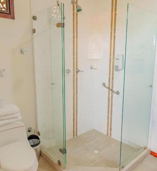 标准三人间, Arrayanes Del Quindío