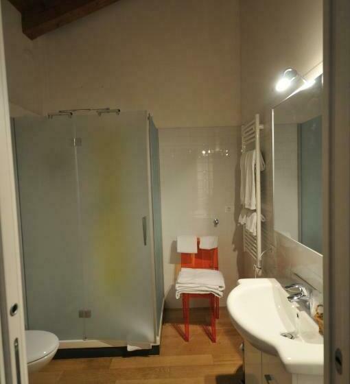 اتاق استاندارد چهارنفره با چشم‌انداز باغ, Country House Due Fiumi
