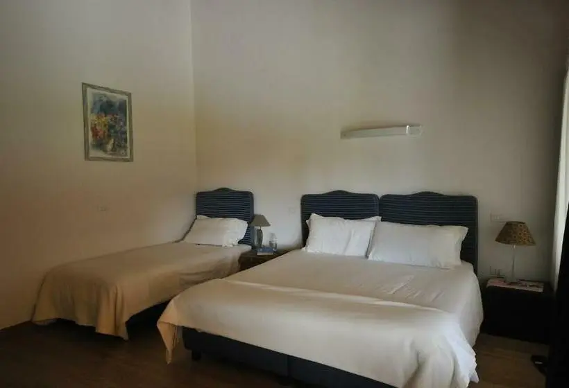 اتاق استاندارد چهارنفره با چشم‌انداز باغ, Country House Due Fiumi