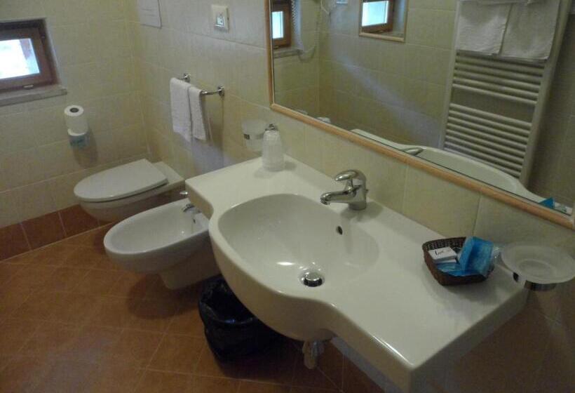 חדר קלאסי לשלושה, Grotta Dei Colombi