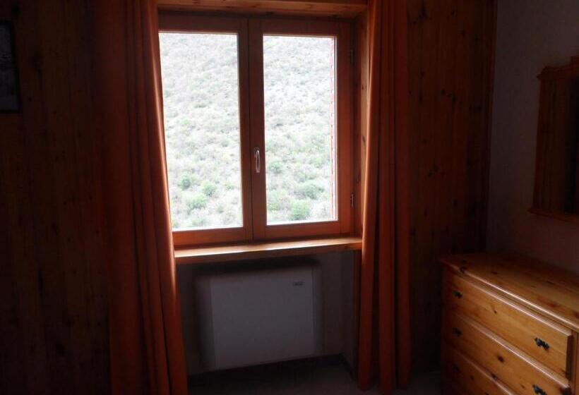 חדר קלאסי לשלושה, Grotta Dei Colombi