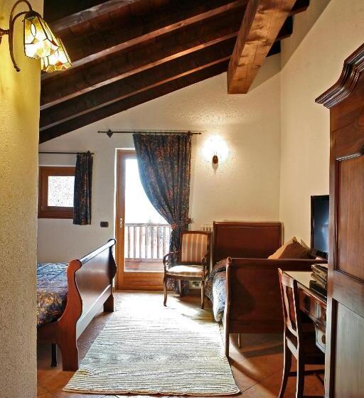 غرفة كومفورت, Les Combes