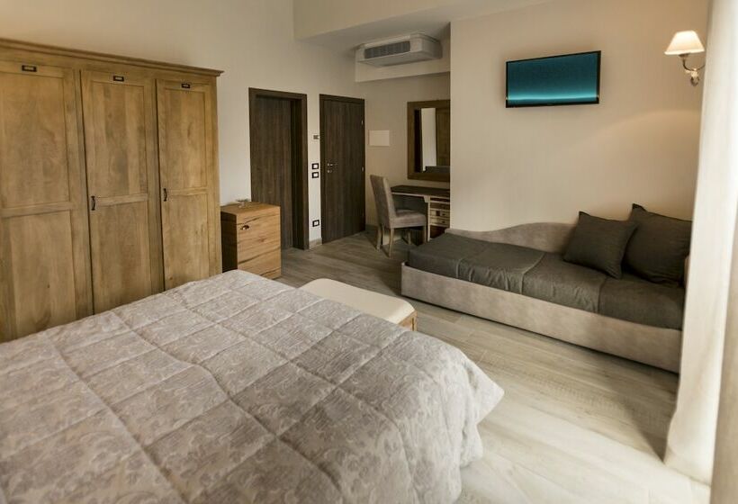 חדר סופריור, Livia