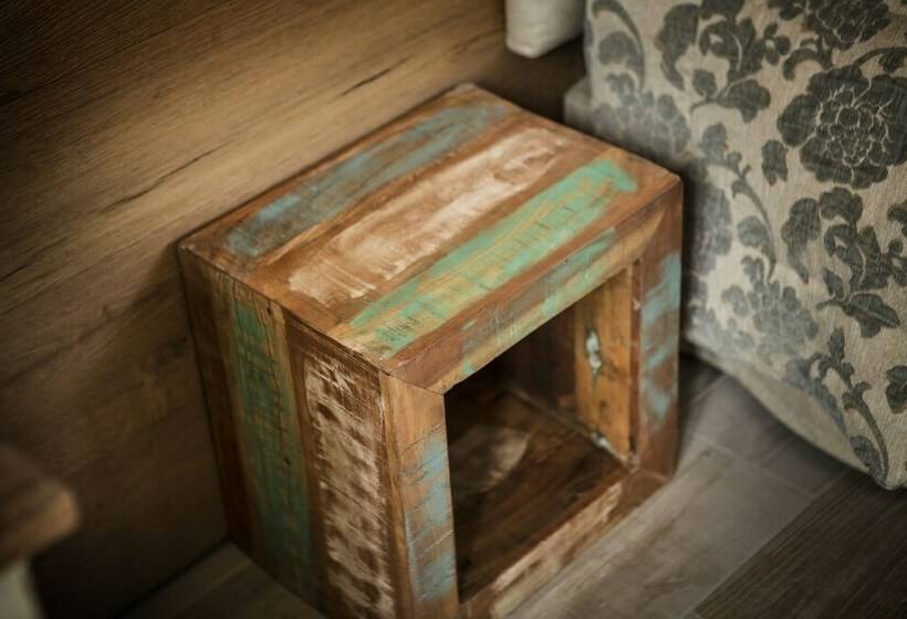 חדר סופריור, Livia