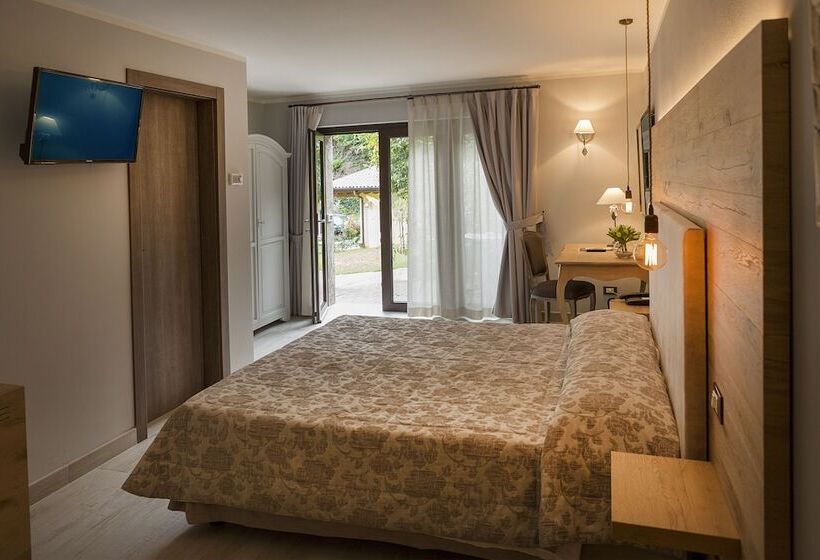 חדר סופריור, Livia