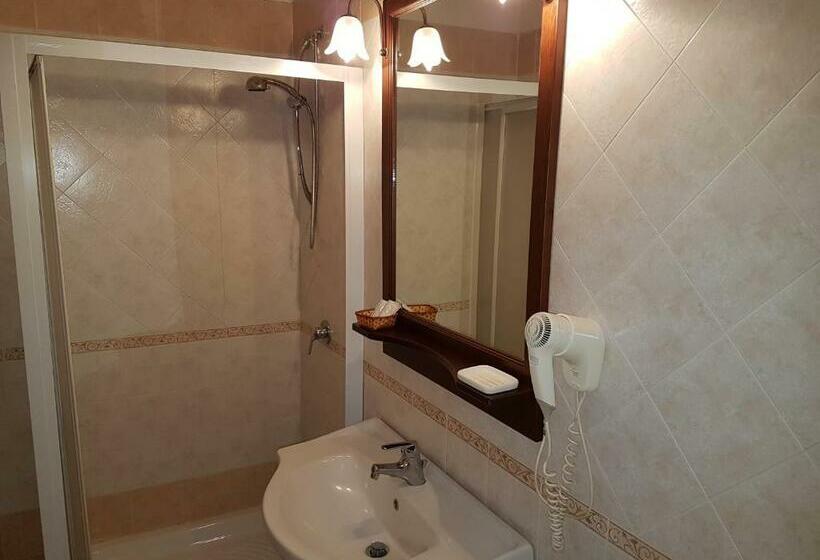 חדר סטנדרט לשלושה, Scalinatella