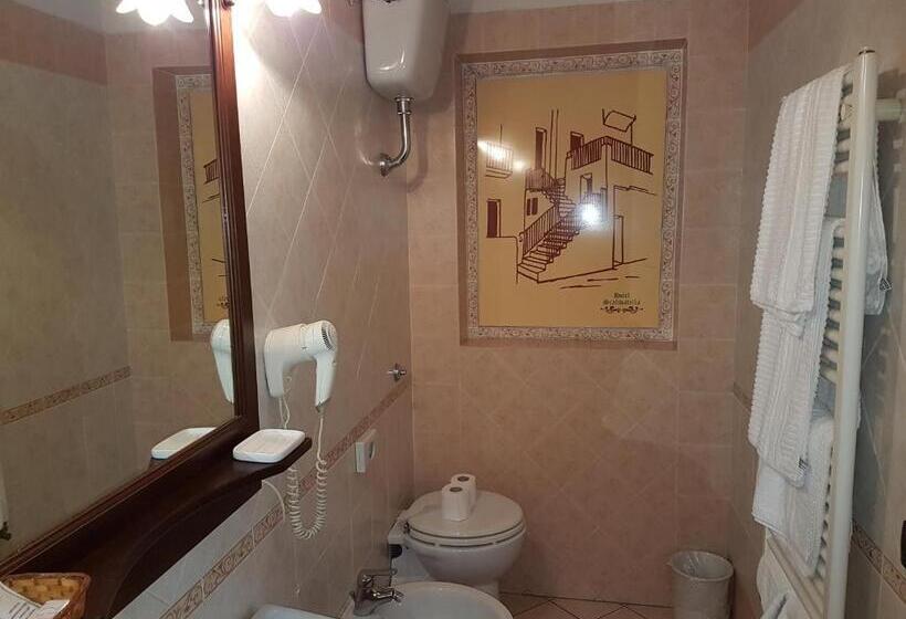 חדר סטנדרט לארבעה, Scalinatella