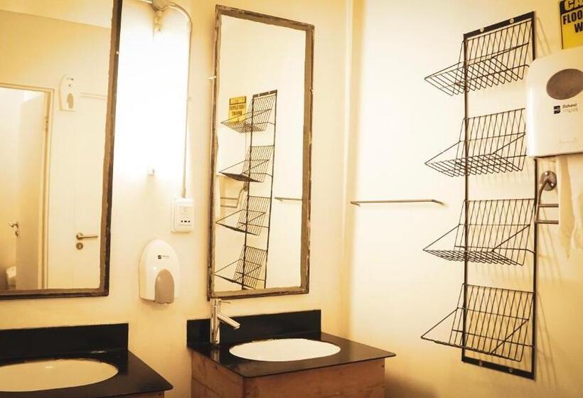 스탠다드 룸 공동 욕실, Curiocity Backpackers Johannesburg