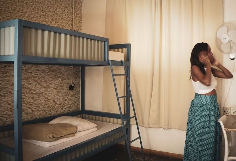 Номер Стандарт, Curiocity Backpackers Johannesburg