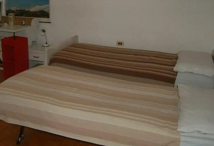 اتاق استاندارد با سرویس بهداشتی مشترک, B&b Early Leaving Bergamo Airport