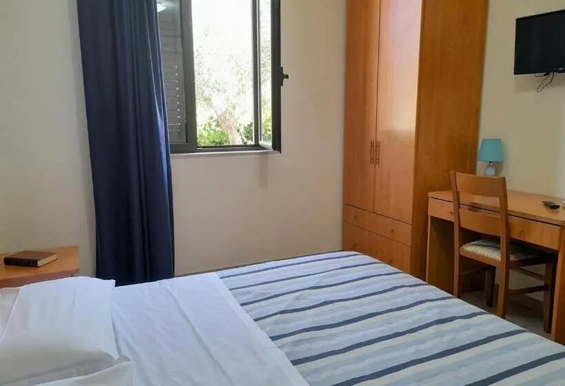 Standard Kolmen Hengen Huone, B&b Il Giardino Di Zefiro