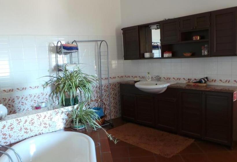 דירת 2 חדרים עם טרסה, B&b La Rampichina