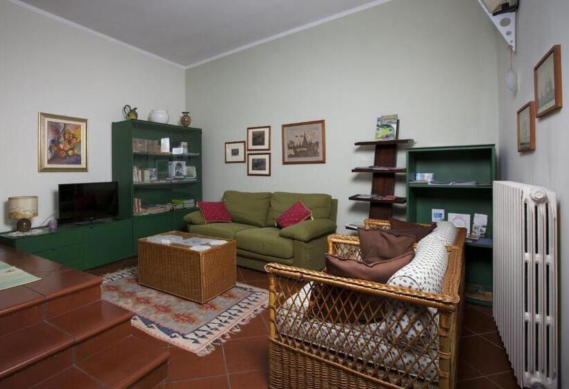 דירת 2 חדרים עם טרסה, B&b La Rampichina