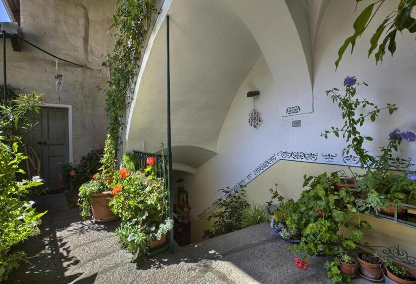 דירת 2 חדרים עם טרסה, B&b La Rampichina